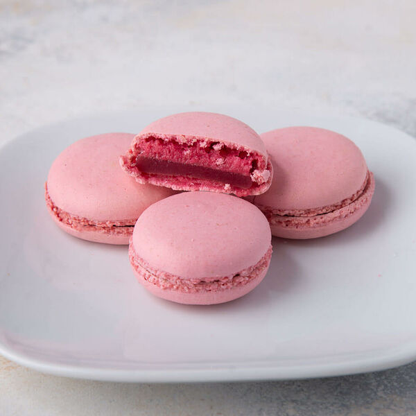 Макарон с малиновой начинкой МясновЪ Пекарня