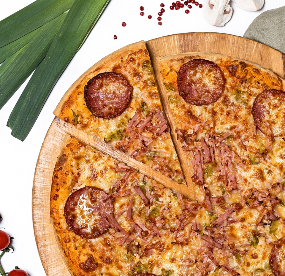 

Пицца мясное ассорти из печи 700 г