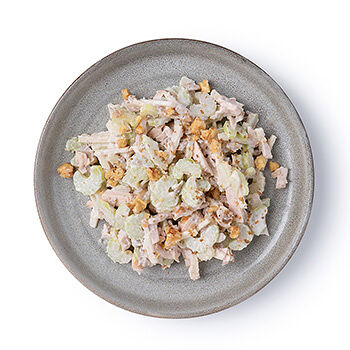 Салат с курицей и сельдереем Уже готово