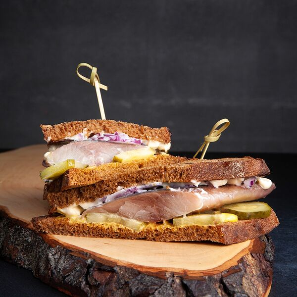 Сэндвич с селедкой