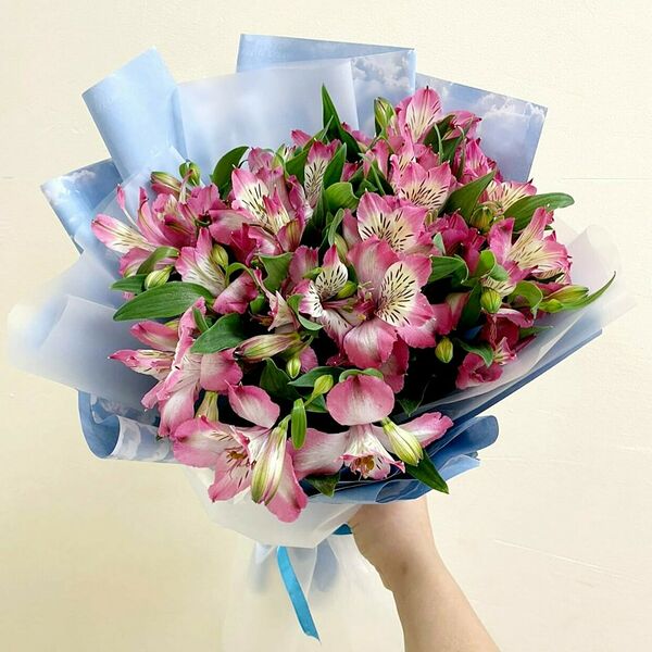 Букет альстромерий