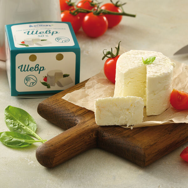 Сыр Шевр мягкий из козьего молока 45% МясновЪ Ферма