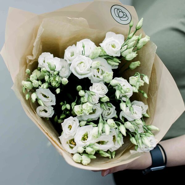 Букет из 9 белых лизиантусов