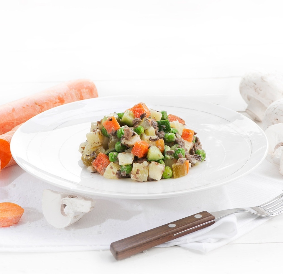 

Салат Оливье с жареными грибами Уже Готово, 200 г, Россия