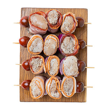 Шашлык из куриной грудки в беконе на шпажках Азбука Вкуса, Россия