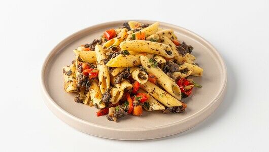 Пенне с грибами и овощами