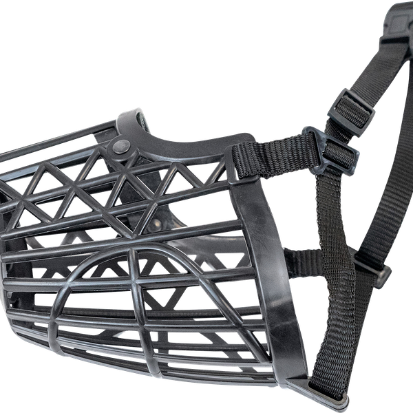 Намордник пластиковый Зооник №6 немецкая овчарка черный