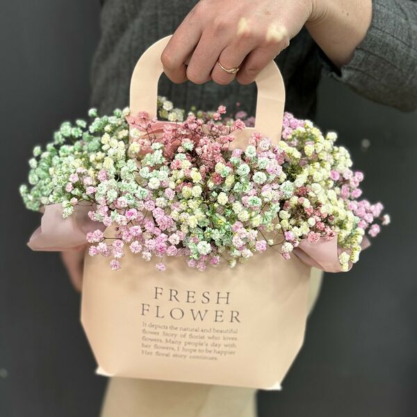 Цветы в сумочке гипсофила