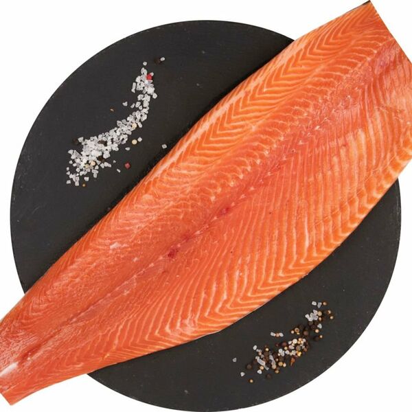 Форель мурманская филе слабой соли ТМ Глобус