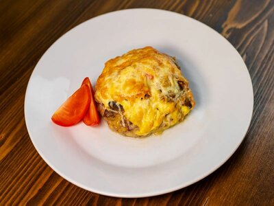Мясная ватрушка с грибами