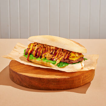 Хот-дог с кебабом из мраморной говядины 200г