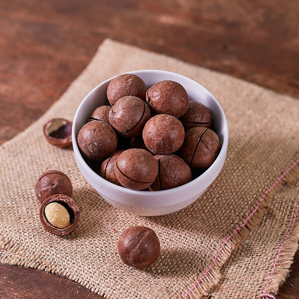 Макадамия в скорлупе