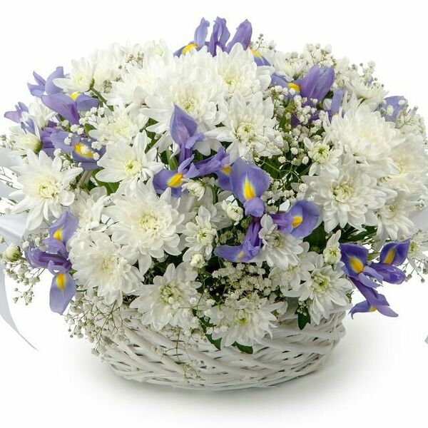 Цветы в корзине Небо в облаках