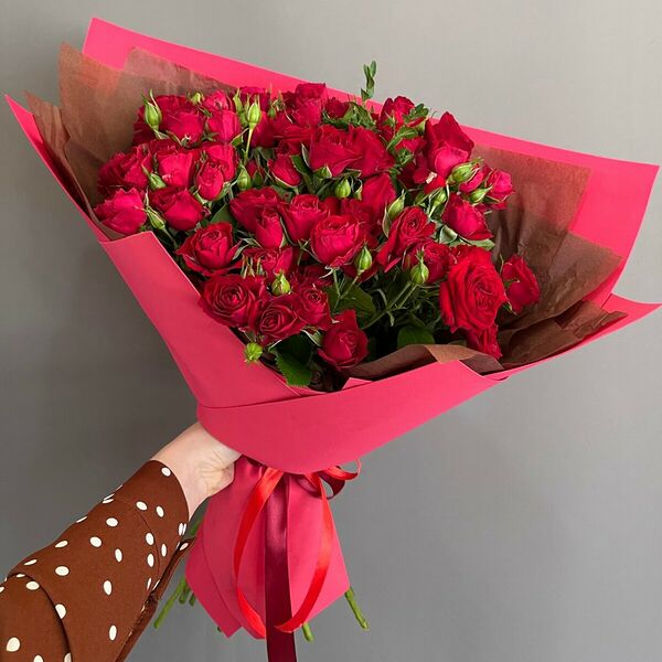 Красные кустовые розы х11