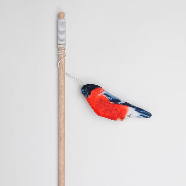 Игрушка-дразнилка с кошачьей мятой, валерианой и погремушкой для кошек Птица снегирь, 7,5х7,4х2,9 см, удочка 40 см
