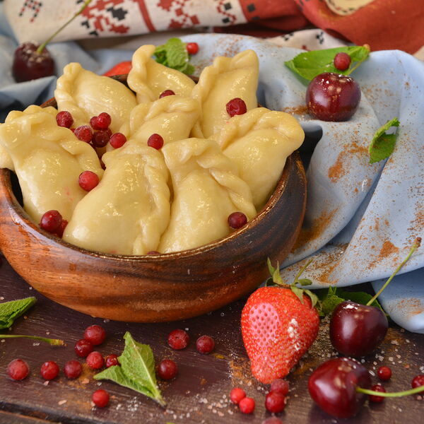 Вареники с малиной жареные