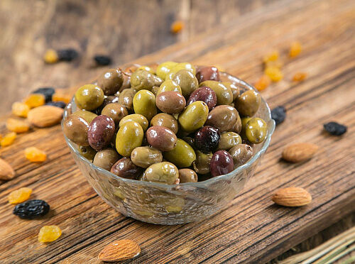 Таджарские оливки с косточкой