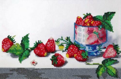 БН-3103 Набор для вышивания бисером Hobby&Pro 'Клубника' 30*20см
