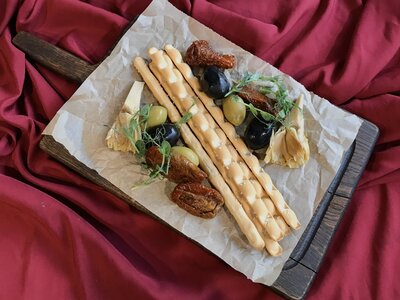 Маслины и оливки