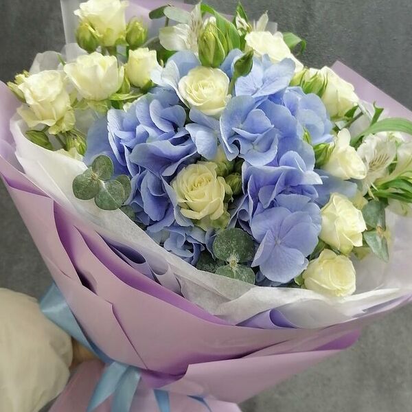 Строгий букет с Гортензией