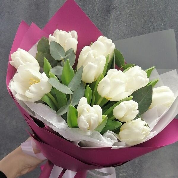 Нежный с тюльпанами