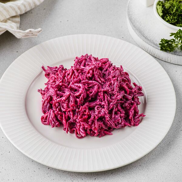 Салат из свеклы с сыром и чесноком