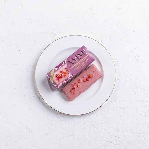 Глазированный безмолочный сливочный сырок с клубникой