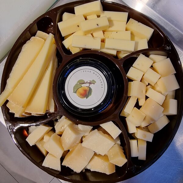 Сырная тарелка лучшие костромские сыры