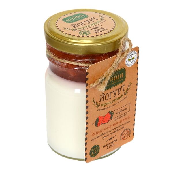 Йогурт термостатный Натураленъ Клубника 2.5%, 200 г