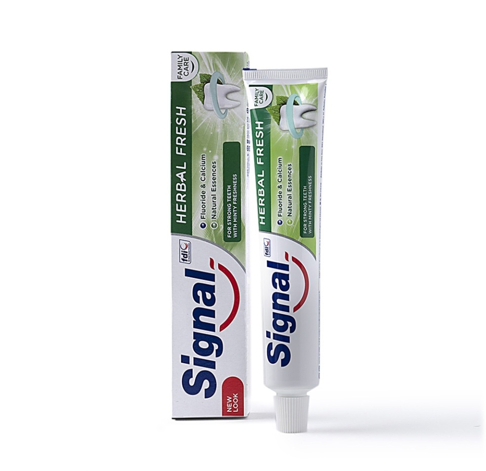 

Зубная паста Signal "Herbal Fresh" с травами и отбеливающим эффектом 75 мл, Франция