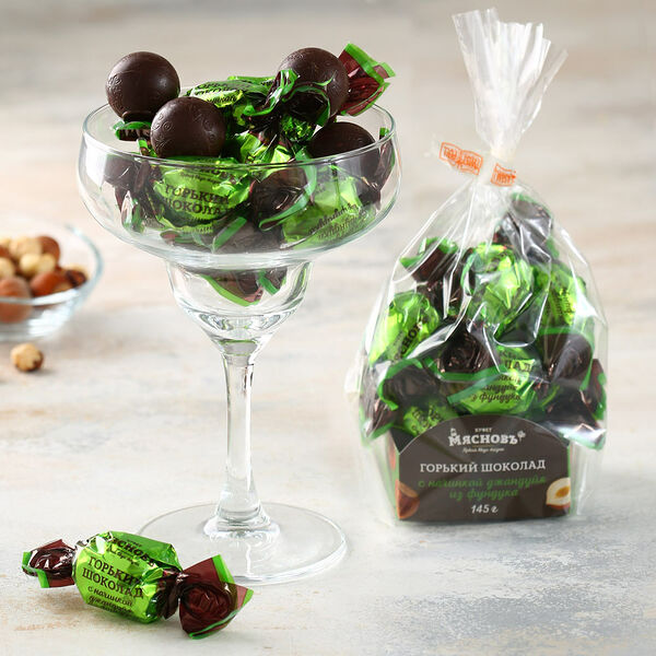 Конфеты из горького шоколада с начинкой джандуйя МясновЪ Буфет