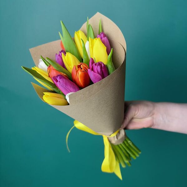 Букет цветов из 15 тюльпанов