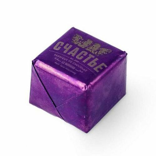 Конфета Счастье Пралине с черносливом и грецким орехом в темном шоколаде