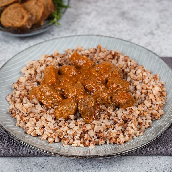 Гуляш мясной с гречкой 300 г