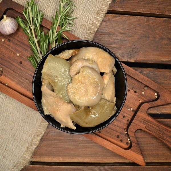 Груздь бочковой соленый ломаный по-деревенски с чесноком на развес