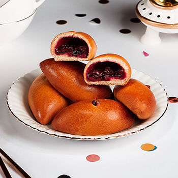 Пирожок домашний с вишней от шеф-пекаря, 45г