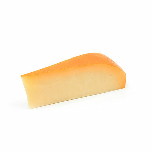 Сыр Монтарино из смеси коровьего и овечьего молока