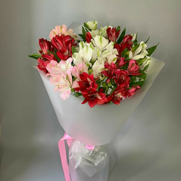 Букет из альстромерий