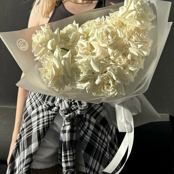 Французские пионовидные розы