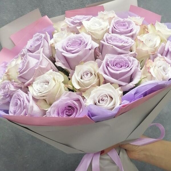Нежный микс из 25 роз