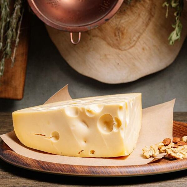 Полутвердый сыр Маасдам