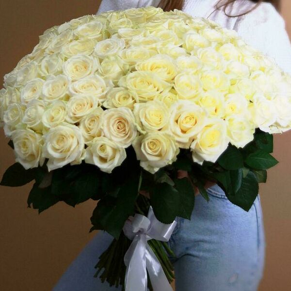Букет цветов из 101 белой розы Россия