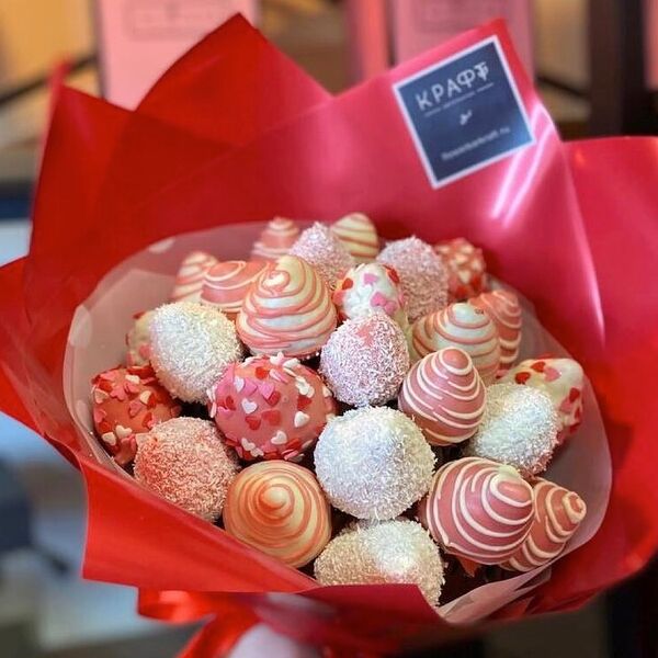 Клубника в шоколаде Восторг М red