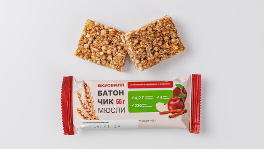 Батончик-мюсли с яблоком в карамели и корицей