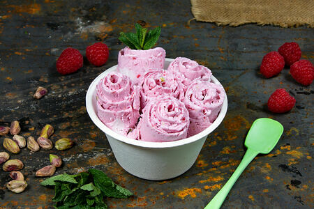 Мороженое Малина-фисташка