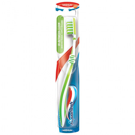 Зубная щетка Aquafresh In-Between Clean средней жесткости