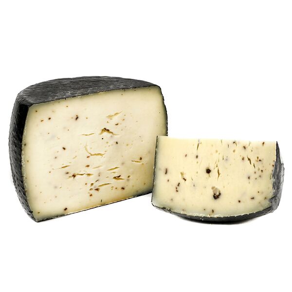 Сыр полутвердый Совье с трюфелем голова