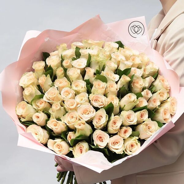 Букет из 75 кремовых роз 40 см (Кения)