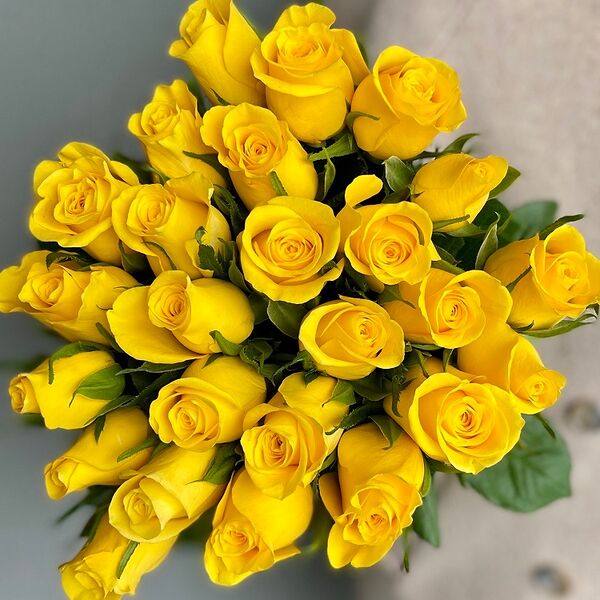 25 кенийских роз Голд (40 см)