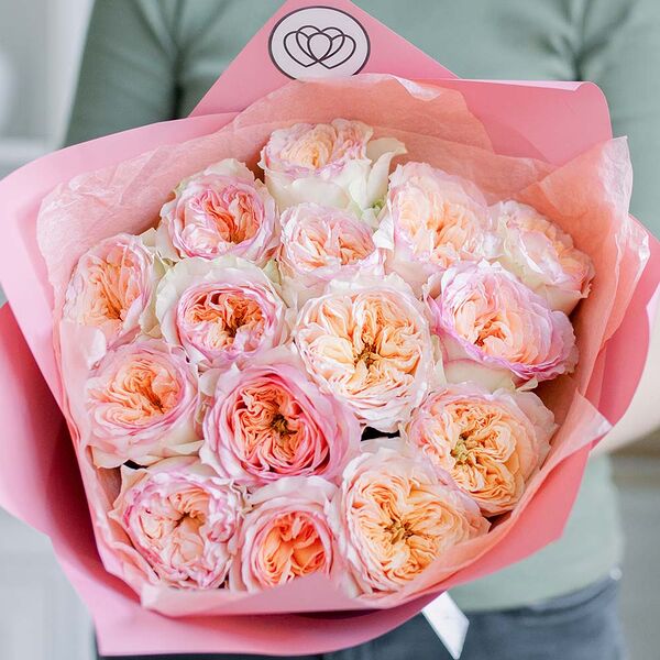 Букет из 15 персиковых пионовидных роз Flash Back 40 см